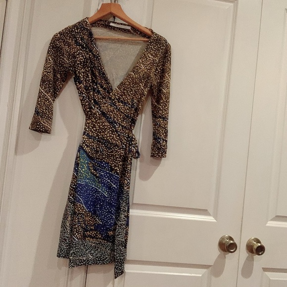 Diane Von Furstenberg silk wrap dress - Picture 5 of 6